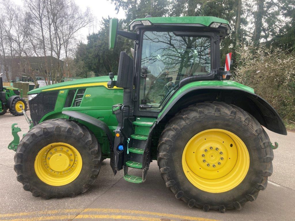 John Deere 7R 310 - جرار: صور 1 John Deere 7R 310 - جرار: صور 1