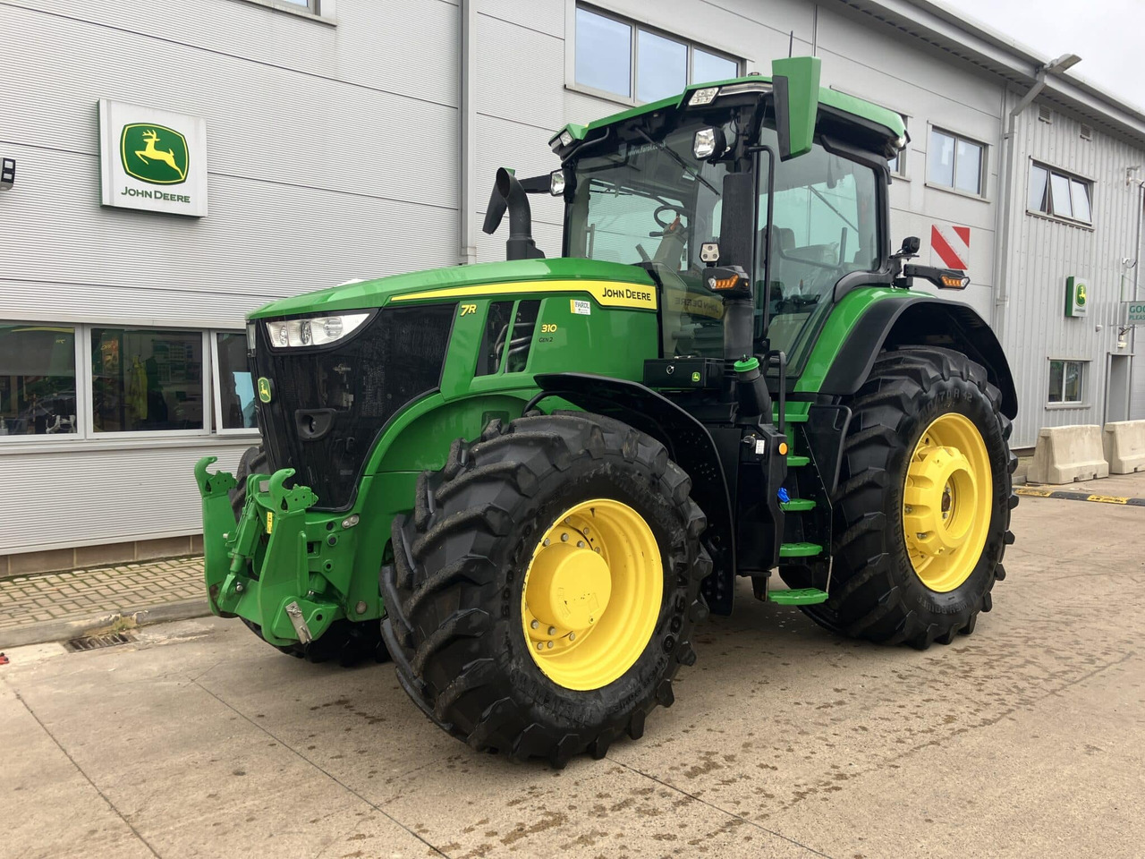 John Deere 7R 310 - جرار: صور 1 John Deere 7R 310 - جرار: صور 1