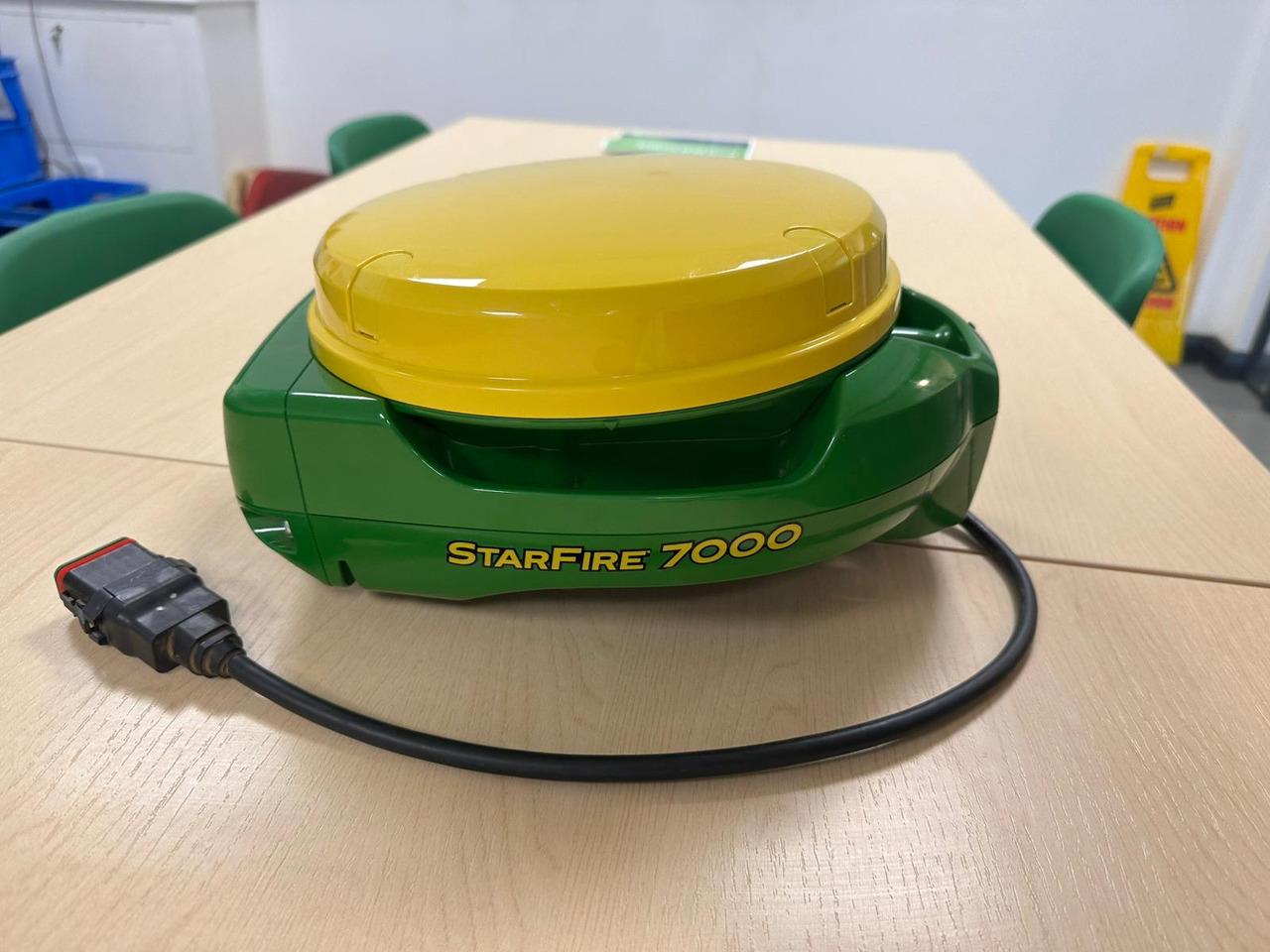 John Deere SF7000 GPS Dome - نظم الملاحة - الآلات والماكينات الزراعية: صور 1 John Deere SF7000 GPS Dome - نظم الملاحة - الآلات والماكينات الزراعية: صور 1