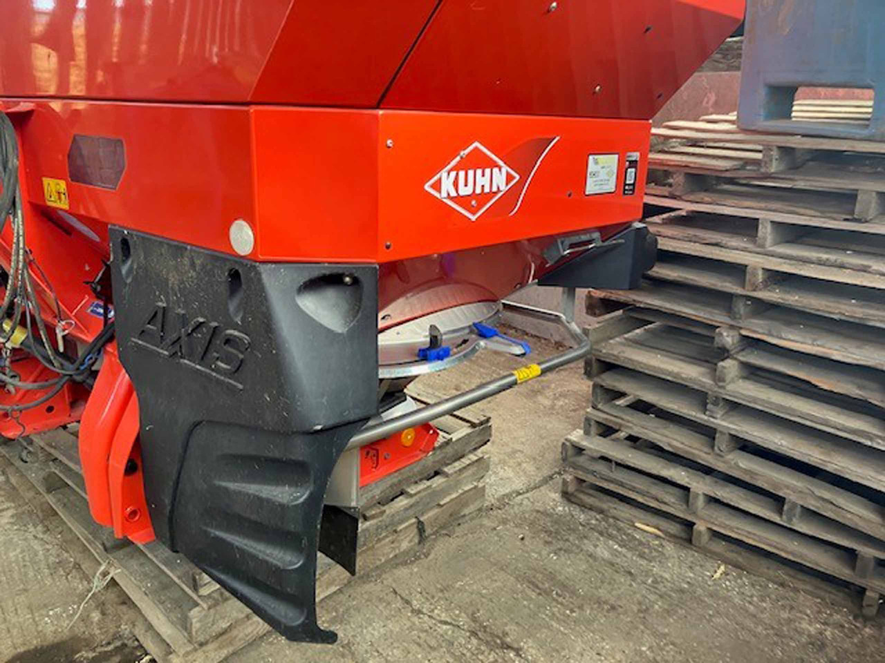 Kuhn Axis 30.2D - آلة رش الأسمدة: صور 3 Kuhn Axis 30.2D - آلة رش الأسمدة: صور 3