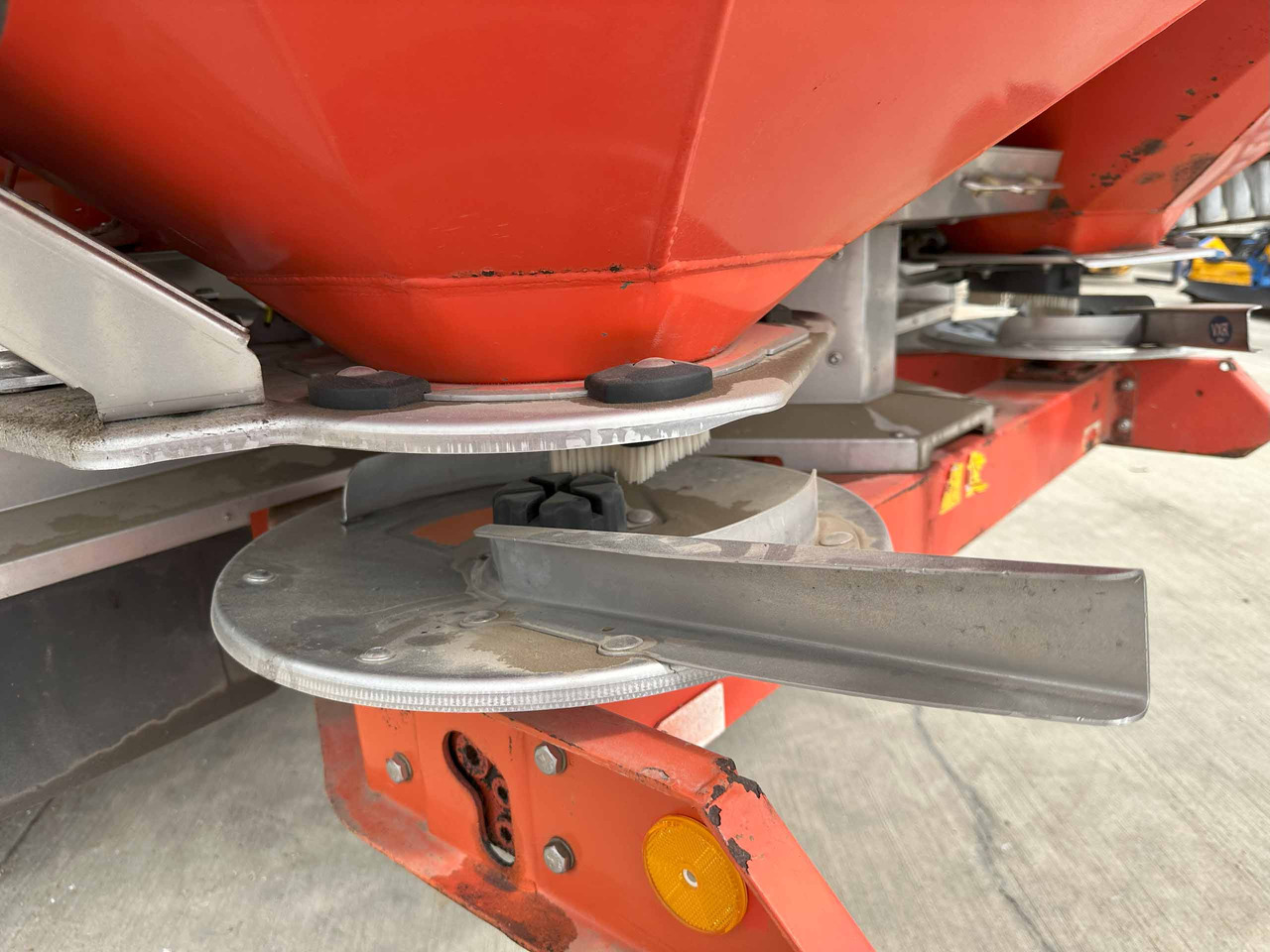 Kuhn Axis 40.1W - آلة رش الأسمدة: صور 3 Kuhn Axis 40.1W - آلة رش الأسمدة: صور 3