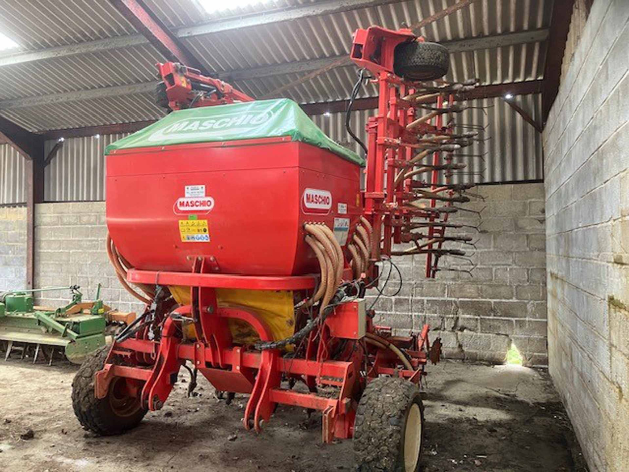 Maschio Primavera 6mtr Drill - آلات البذر والغرس والشتل: صور 2 Maschio Primavera 6mtr Drill - آلات البذر والغرس والشتل: صور 2