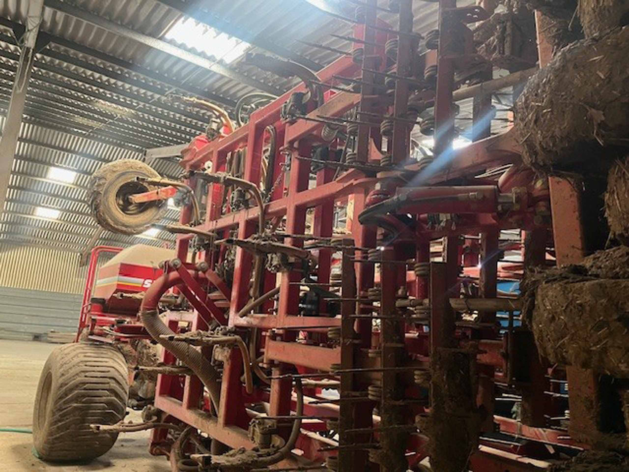 Simba Horsch C012 Drill - آلات البذر والغرس والشتل: صور 2 Simba Horsch C012 Drill - آلات البذر والغرس والشتل: صور 2