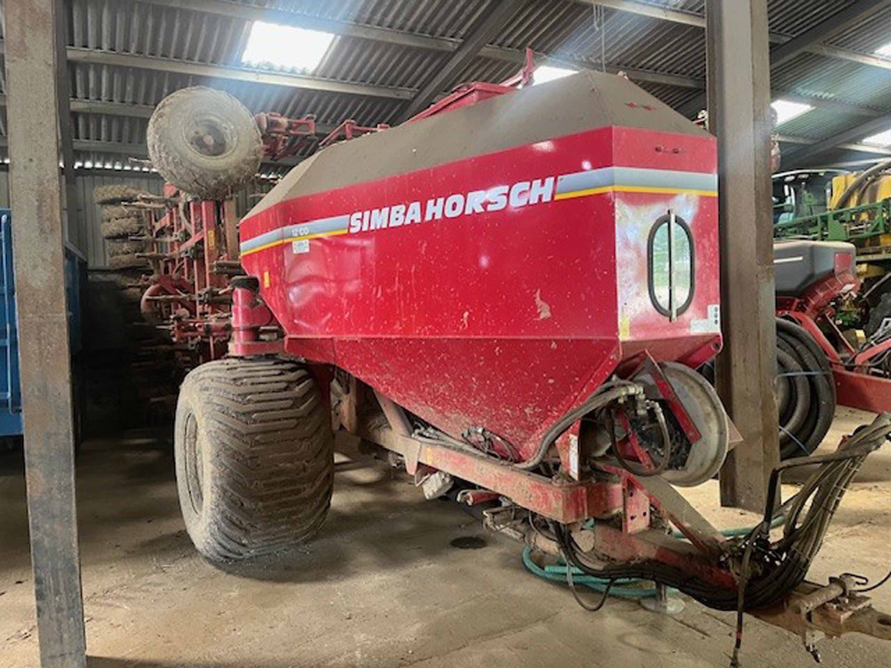 Simba Horsch C012 Drill - آلات البذر والغرس والشتل: صور 3 Simba Horsch C012 Drill - آلات البذر والغرس والشتل: صور 3