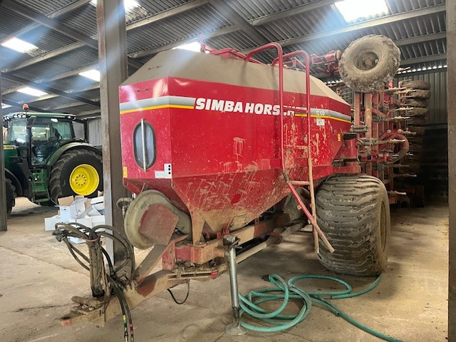 Simba Horsch C012 Drill - آلات البذر والغرس والشتل: صور 1 Simba Horsch C012 Drill - آلات البذر والغرس والشتل: صور 1