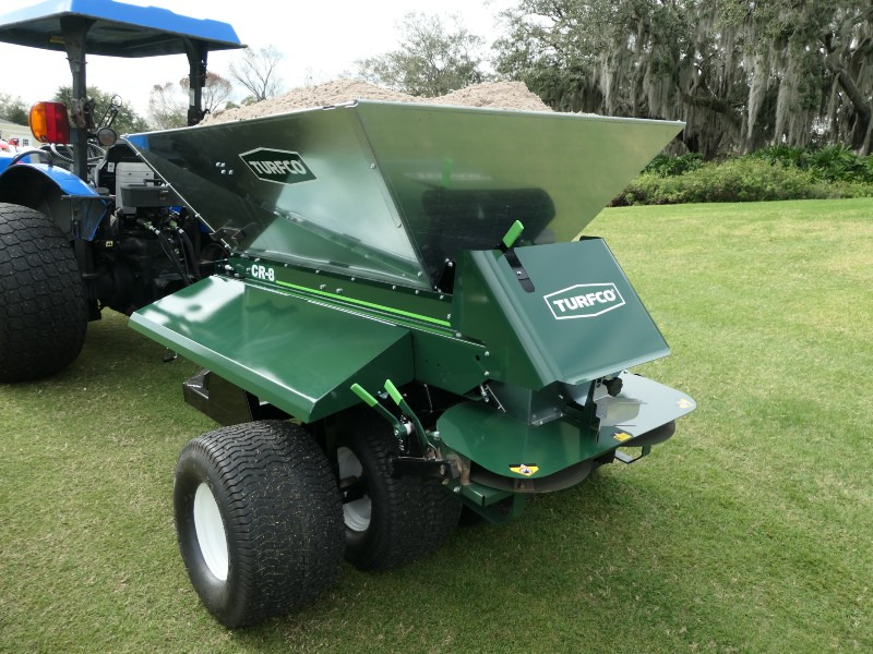 Turfco CR-8 Trailed Top Dresser - الرمال مفرشة: صور 2 Turfco CR-8 Trailed Top Dresser - الرمال مفرشة: صور 2