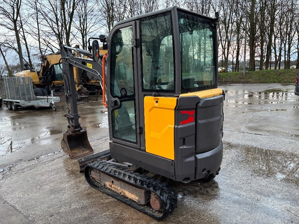 Volvo EC 20 E - حفارة مصغرة: صور 3 Volvo EC 20 E - حفارة مصغرة: صور 3
