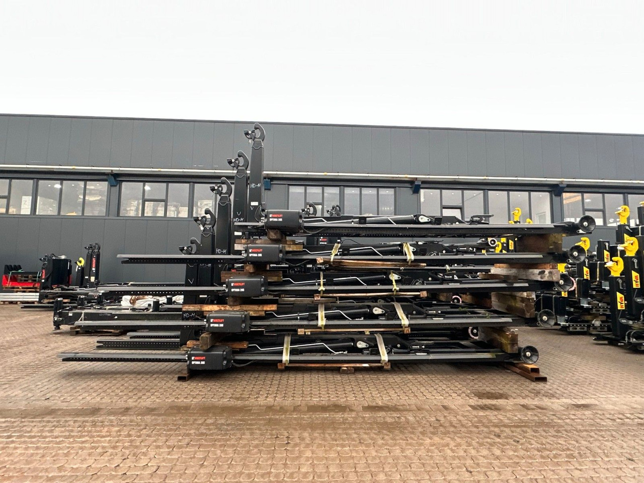 Hiab Multilift 20s56 - 25s56 - شاحنة ذات الخطاف: صور 1 Hiab Multilift 20s56 - 25s56 - شاحنة ذات الخطاف: صور 1