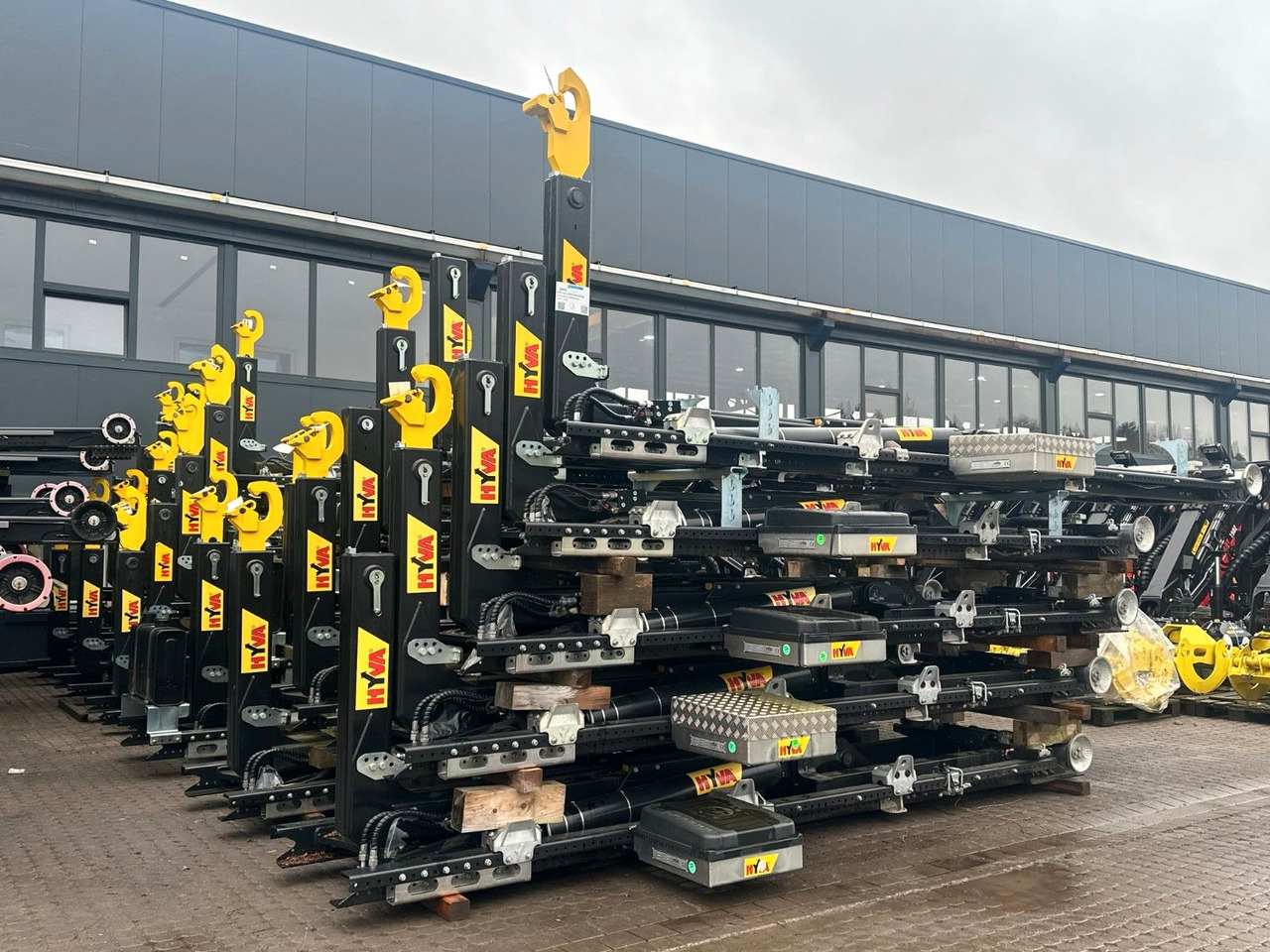 Hyva Abrollkipper Aufbauten 12ton 20ton 26ton - شاحنة ذات الخطاف: صور 1 Hyva Abrollkipper Aufbauten 12ton 20ton 26ton - شاحنة ذات الخطاف: صور 1