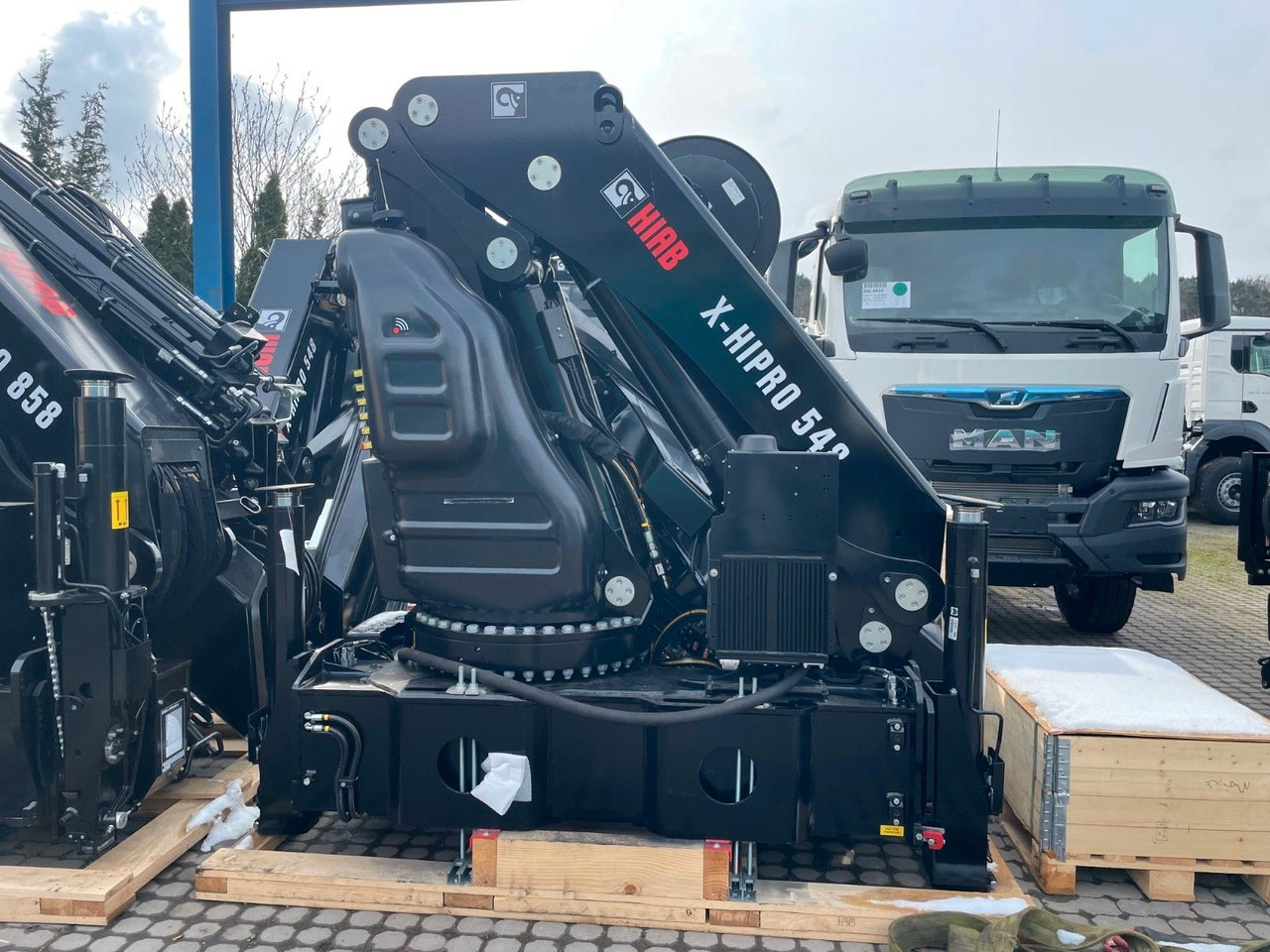 Kran HIAB X-HIPRO 548E-8 - شاحنة كرين: صور 1 Kran HIAB X-HIPRO 548E-8 - شاحنة كرين: صور 1