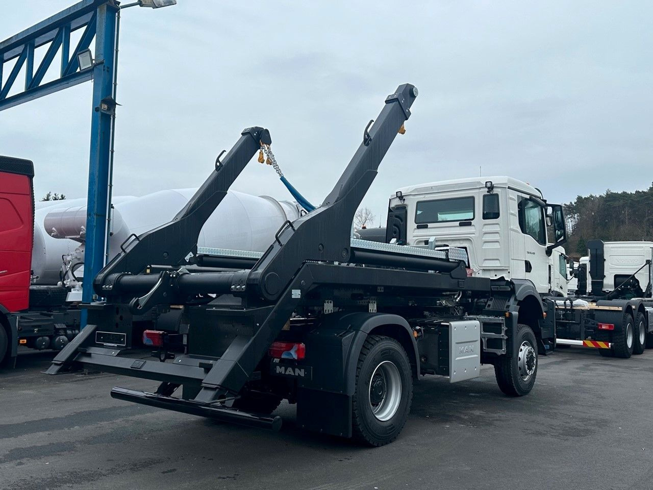 MAN TGS 18.400 4x4 Euro 6e Hyva Absetzkipper - قلابات, شاحنة كرين: صور 3 MAN TGS 18.400 4x4 Euro 6e Hyva Absetzkipper - قلابات, شاحنة كرين: صور 3