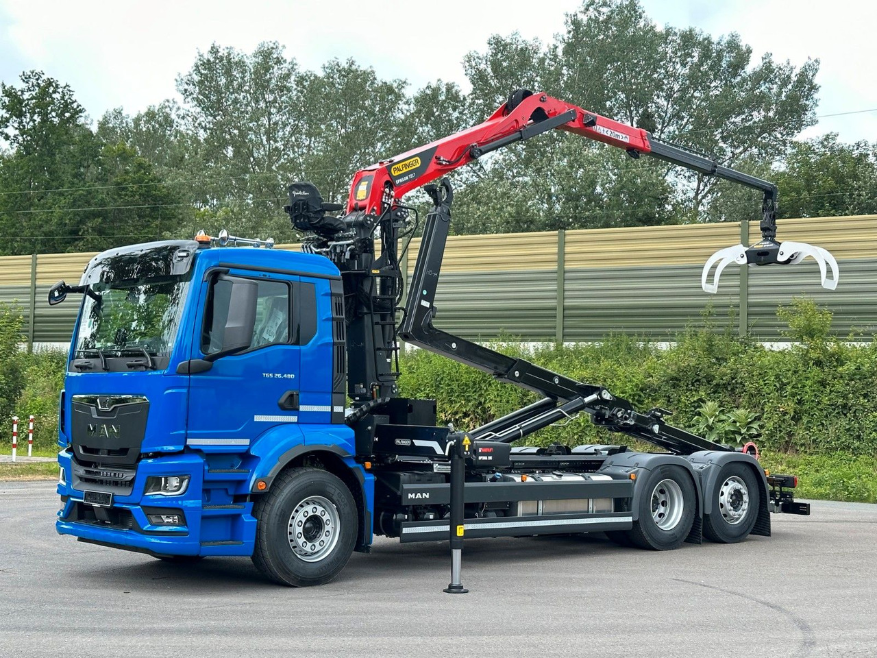 MAN TGS 26.480 6x2 Abrollkipper + Kran EPSILON - شاحنة ذات الخطاف, شاحنة كرين: صور 1 MAN TGS 26.480 6x2 Abrollkipper + Kran EPSILON - شاحنة ذات الخطاف, شاحنة كرين: صور 1