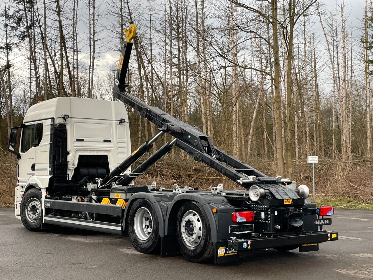 MAN TGS 26.480 6x2 Retarder Hyva 20-60 Abrollkipper - شاحنة ذات الخطاف: صور 4 MAN TGS 26.480 6x2 Retarder Hyva 20-60 Abrollkipper - شاحنة ذات الخطاف: صور 4