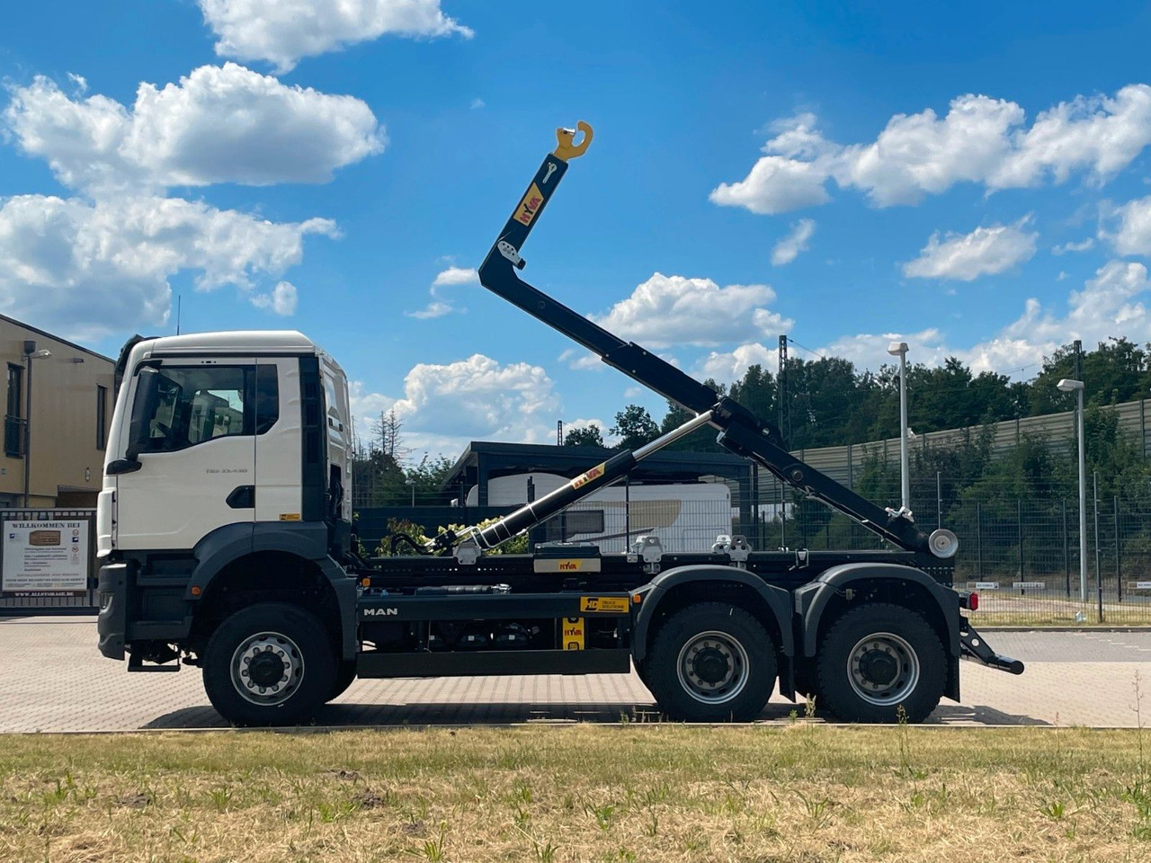 MAN TGS 33.440 6x6 Euro6e Hyva - Hiab MultiLift - شاحنة ذات الخطاف, شاحنة كرين: صور 3 MAN TGS 33.440 6x6 Euro6e Hyva - Hiab MultiLift - شاحنة ذات الخطاف, شاحنة كرين: صور 3