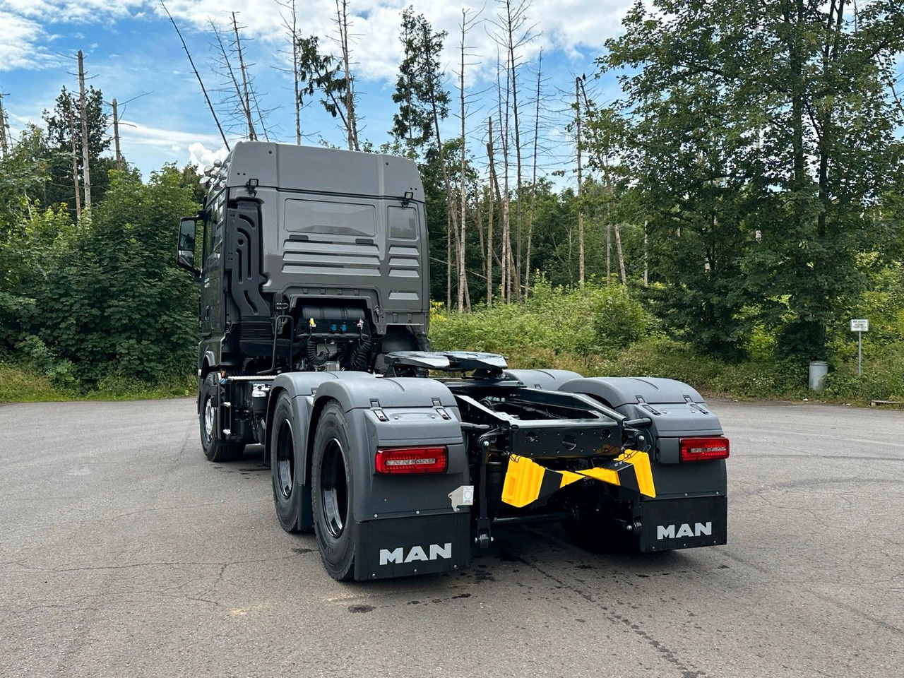 MAN TGX 26.580 6x4 Retarder - شاحنة جرار: صور 3 MAN TGX 26.580 6x4 Retarder - شاحنة جرار: صور 3