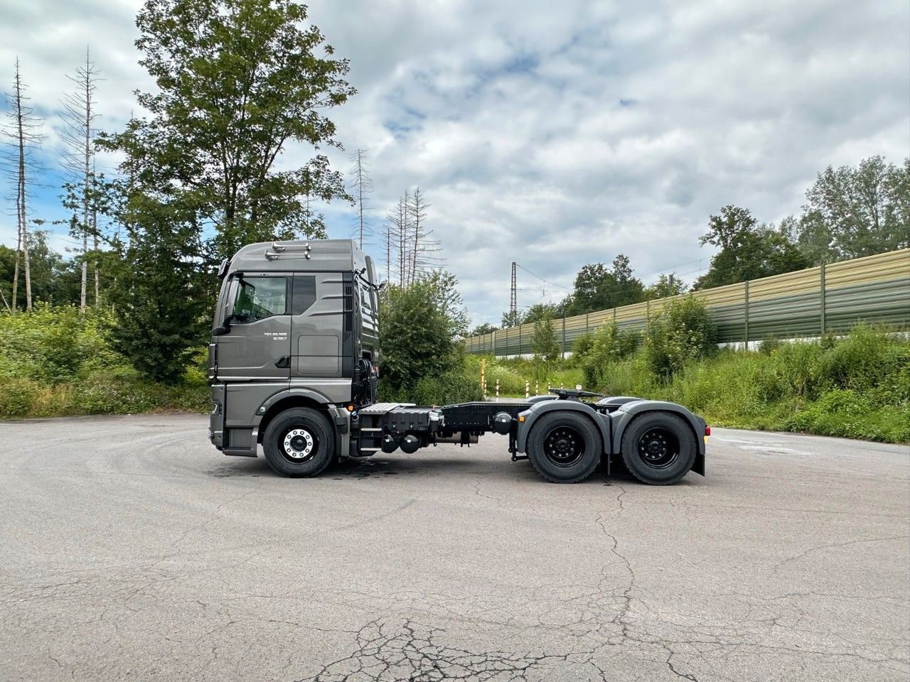 MAN TGX 26.580 6x4 Retarder - شاحنة جرار: صور 2 MAN TGX 26.580 6x4 Retarder - شاحنة جرار: صور 2