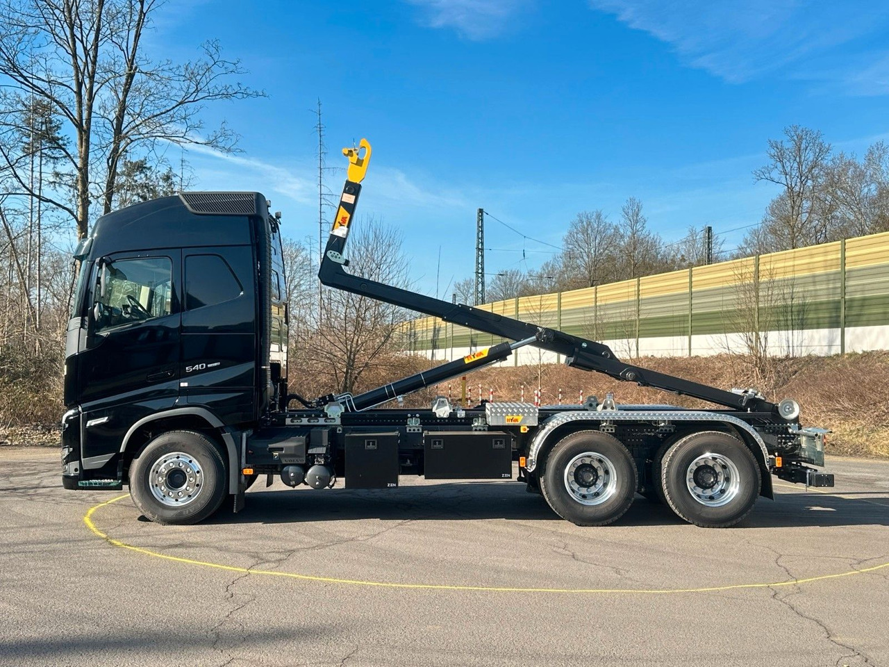 Volvo FH 540 6x4 Abrollkipper Hyva 20-60 - شاحنة ذات الخطاف, شاحنة كرين: صور 5 Volvo FH 540 6x4 Abrollkipper Hyva 20-60 - شاحنة ذات الخطاف, شاحنة كرين: صور 5
