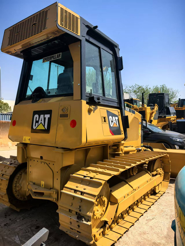 CATERPILLAR D5K - بلدوزر: صور 4 CATERPILLAR D5K - بلدوزر: صور 4