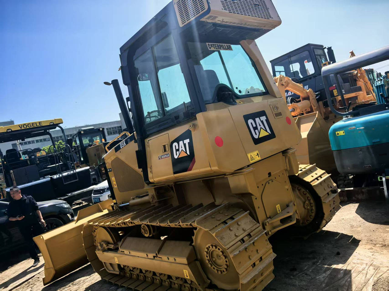 CATERPILLAR D5K - بلدوزر: صور 3 CATERPILLAR D5K - بلدوزر: صور 3