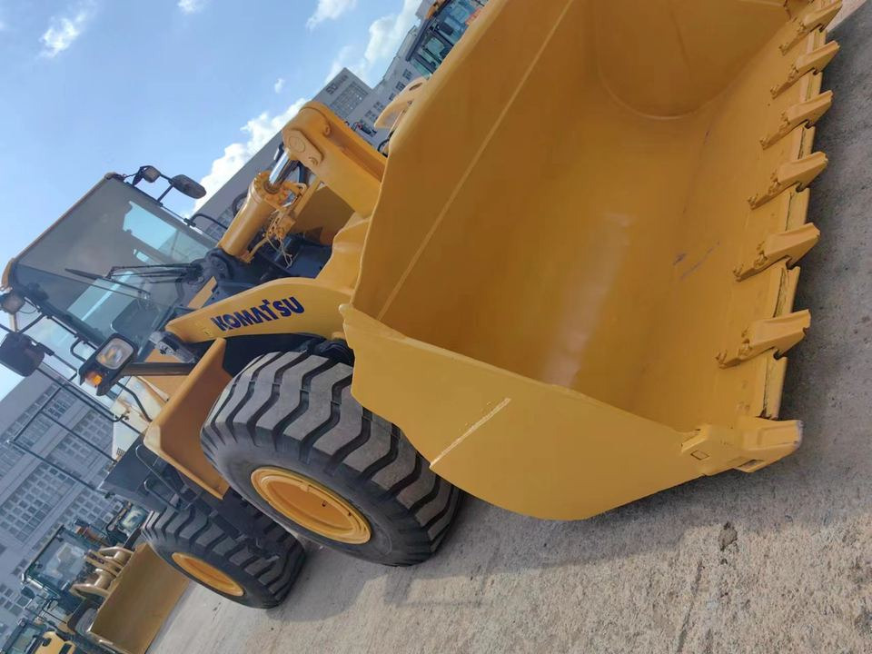 Hot Sale Used Komatsu WA380-6 Wheel Loader Backhoe Loader with Excellent Front Loading Feature - اللودر بعجل: صور 3 Hot Sale Used Komatsu WA380-6 Wheel Loader Backhoe Loader with Excellent Front Loading Feature - اللودر بعجل: صور 3