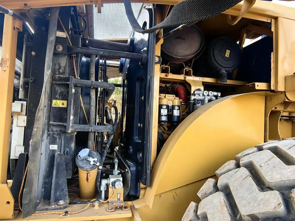 Original CAT Used CAT 950GC Wheel Loader Caterpillar 950GC CAT Loader Low Service Time - اللودر بعجل: صور 5 Original CAT Used CAT 950GC Wheel Loader Caterpillar 950GC CAT Loader Low Service Time - اللودر بعجل: صور 5
