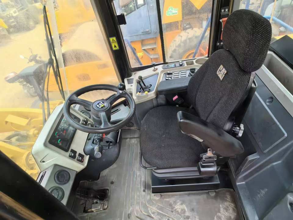 Original Cat Used Cat 950gc Wheel Loader Caterpillar 950gc Cat Loader Low Service Time - اللودر بعجل: صور 4 Original Cat Used Cat 950gc Wheel Loader Caterpillar 950gc Cat Loader Low Service Time - اللودر بعجل: صور 4