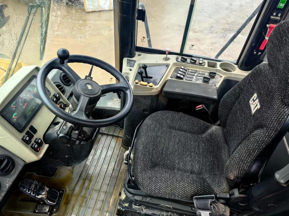 Second Hand Caterpillar CAT 950GC Wheel Loader Used CAT 950GC Wheel Loaders 950GC in Low Price for Hot Sale - اللودر بعجل: صور 5 Second Hand Caterpillar CAT 950GC Wheel Loader Used CAT 950GC Wheel Loaders 950GC in Low Price for Hot Sale - اللودر بعجل: صور 5