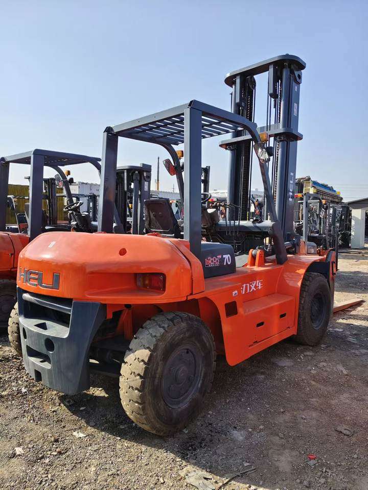 Used Heli 7-Ton Forklift with 4.5m Mast Height - رافعة شوكية: صور 3 Used Heli 7-Ton Forklift with 4.5m Mast Height - رافعة شوكية: صور 3