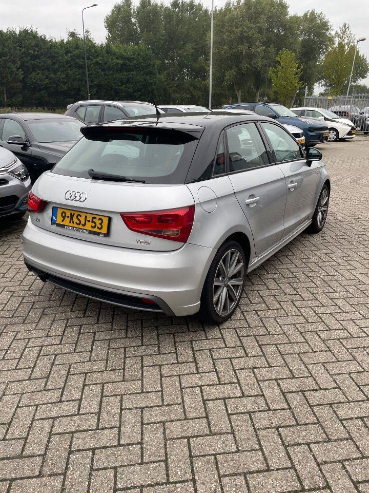 Audi A1 Sportback 1.2 TFSI Admired | 2013 | 216.082 km | 9KSJ53 | NAP: Logisch - هاتشباك: صور 4 Audi A1 Sportback 1.2 TFSI Admired | 2013 | 216.082 km | 9KSJ53 | NAP: Logisch - هاتشباك: صور 4