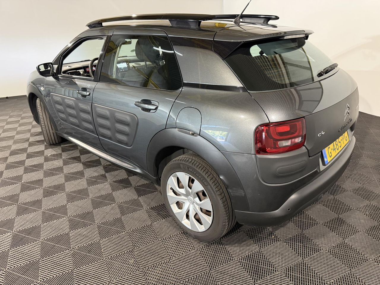 Citroen | C4 Cactus | 1.2 PureTech Business | 2015 | 163.108 km | G485PG | Geen oordeel - سيارة دفع رباعي: صور 4 Citroen | C4 Cactus | 1.2 PureTech Business | 2015 | 163.108 km | G485PG | Geen oordeel - سيارة دفع رباعي: صور 4
