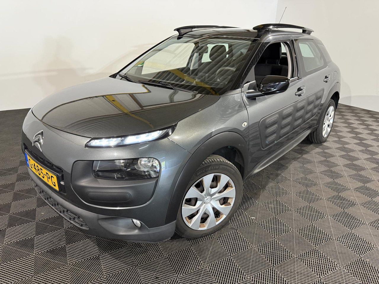 Citroen | C4 Cactus | 1.2 PureTech Business | 2015 | 163.108 km | G485PG | Geen oordeel - سيارة دفع رباعي: صور 1 Citroen | C4 Cactus | 1.2 PureTech Business | 2015 | 163.108 km | G485PG | Geen oordeel - سيارة دفع رباعي: صور 1