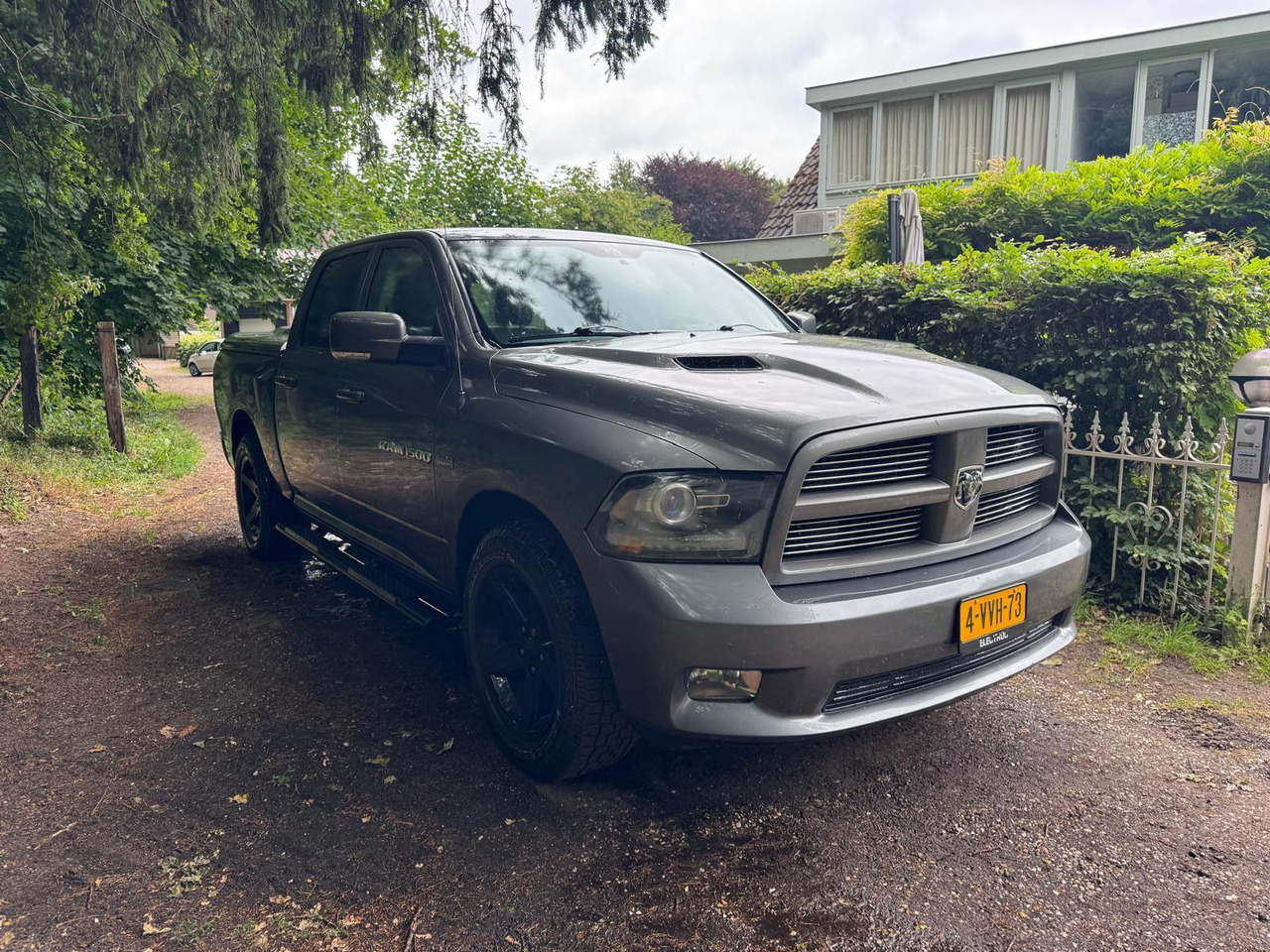 Dodge Ram 1500 5.7 V8 4X4 Crew Cab 5'7 Sport LPG 2012 248.406 km 4-VVH-73 - شاحنة البيك أب: صور 3 Dodge Ram 1500 5.7 V8 4X4 Crew Cab 5'7 Sport LPG 2012 248.406 km 4-VVH-73 - شاحنة البيك أب: صور 3