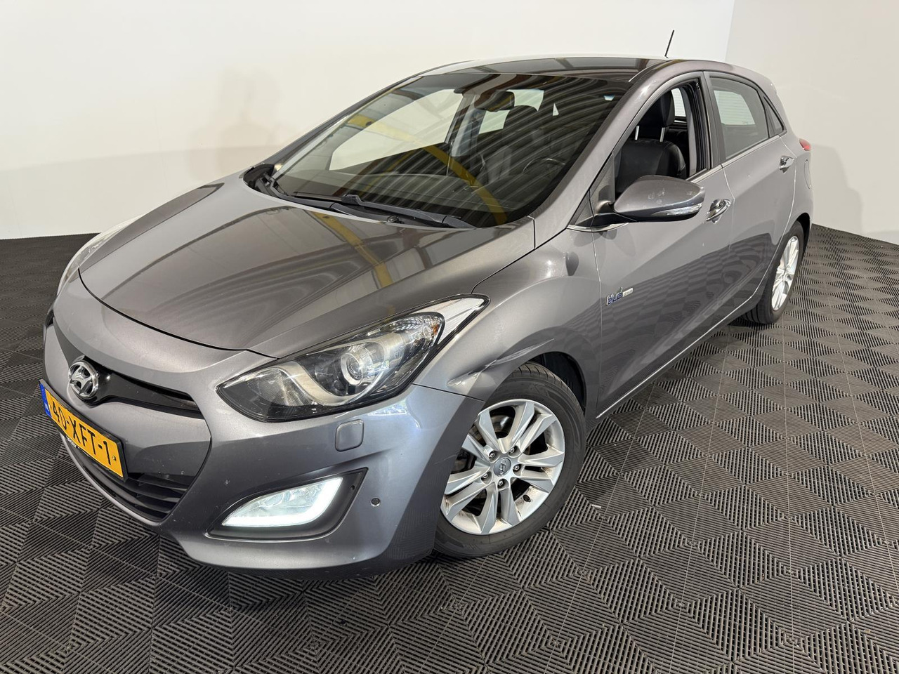 Hyundai | i30 | 1.6 GDI i-Catcher | 2012 | 287.418 km | 40XFT1 | Logisch - هاتشباك: صور 1 Hyundai | i30 | 1.6 GDI i-Catcher | 2012 | 287.418 km | 40XFT1 | Logisch - هاتشباك: صور 1