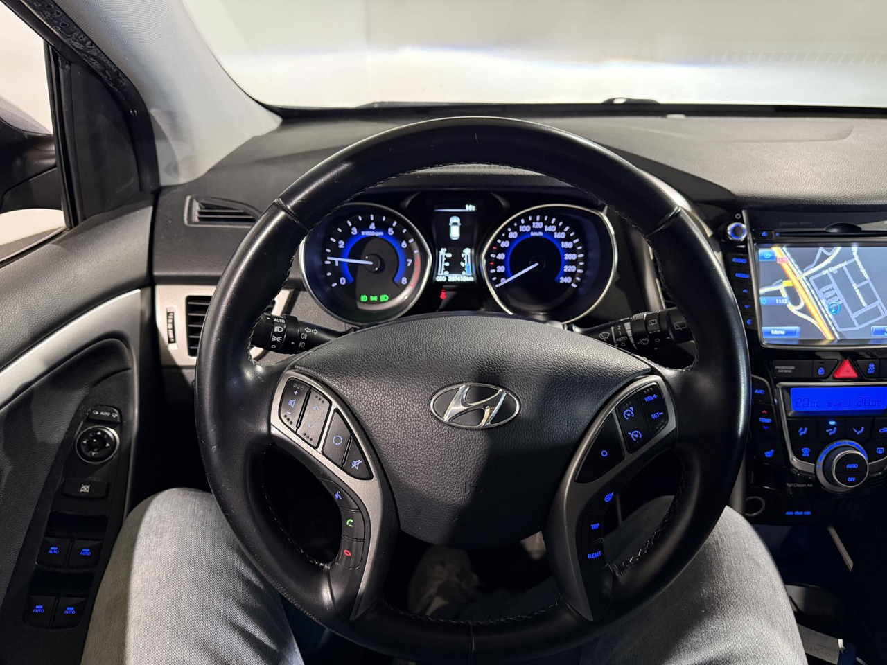 Hyundai | i30 | 1.6 GDI i-Catcher | 2012 | 287.418 km | 40XFT1 | Logisch - هاتشباك: صور 3 Hyundai | i30 | 1.6 GDI i-Catcher | 2012 | 287.418 km | 40XFT1 | Logisch - هاتشباك: صور 3