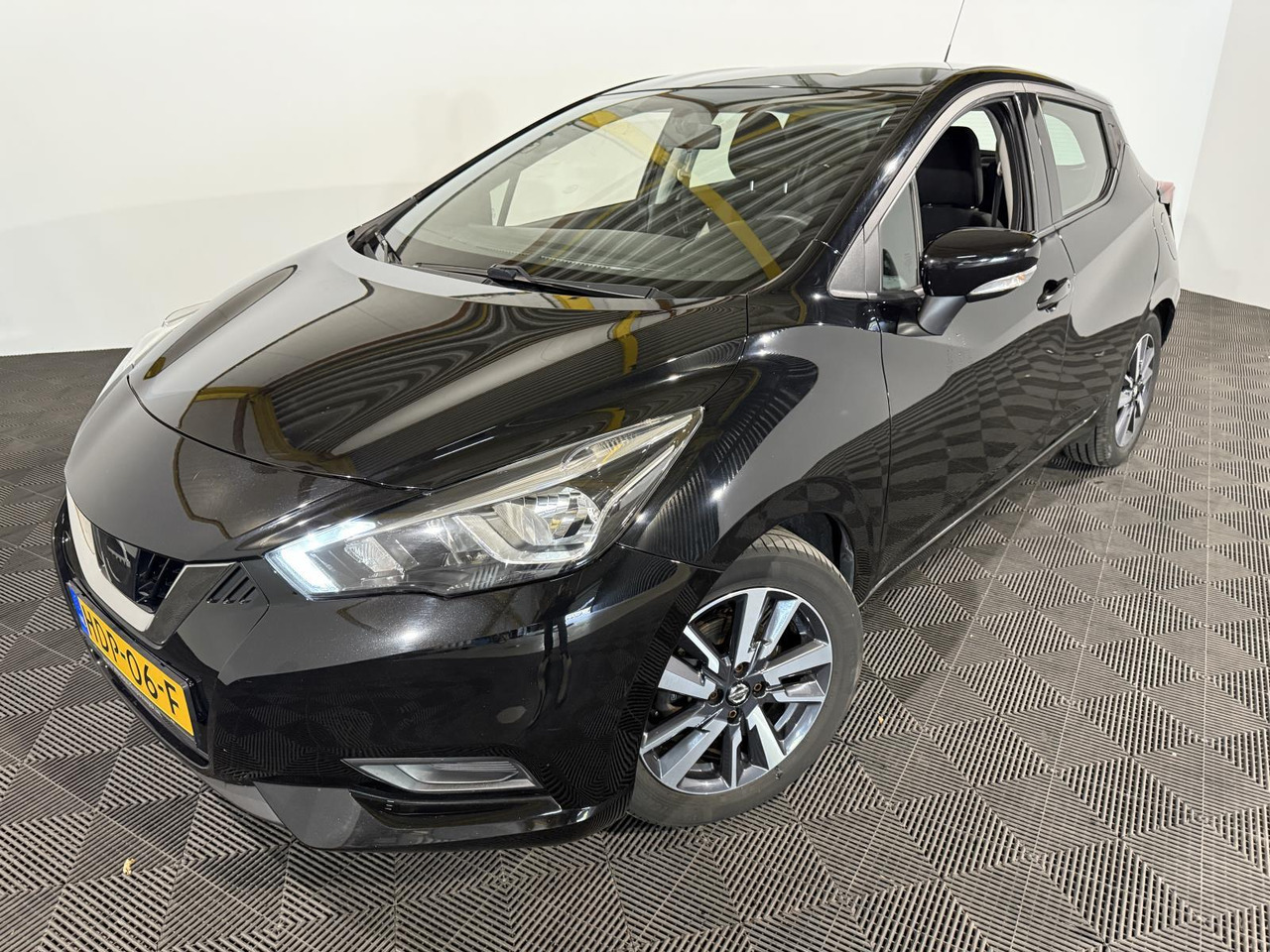 Nissan | Micra | 0.9 IG-T Acenta | 2018 | 158.656 km | HDP06F | Geen oordeel - هاتشباك: صور 1 Nissan | Micra | 0.9 IG-T Acenta | 2018 | 158.656 km | HDP06F | Geen oordeel - هاتشباك: صور 1