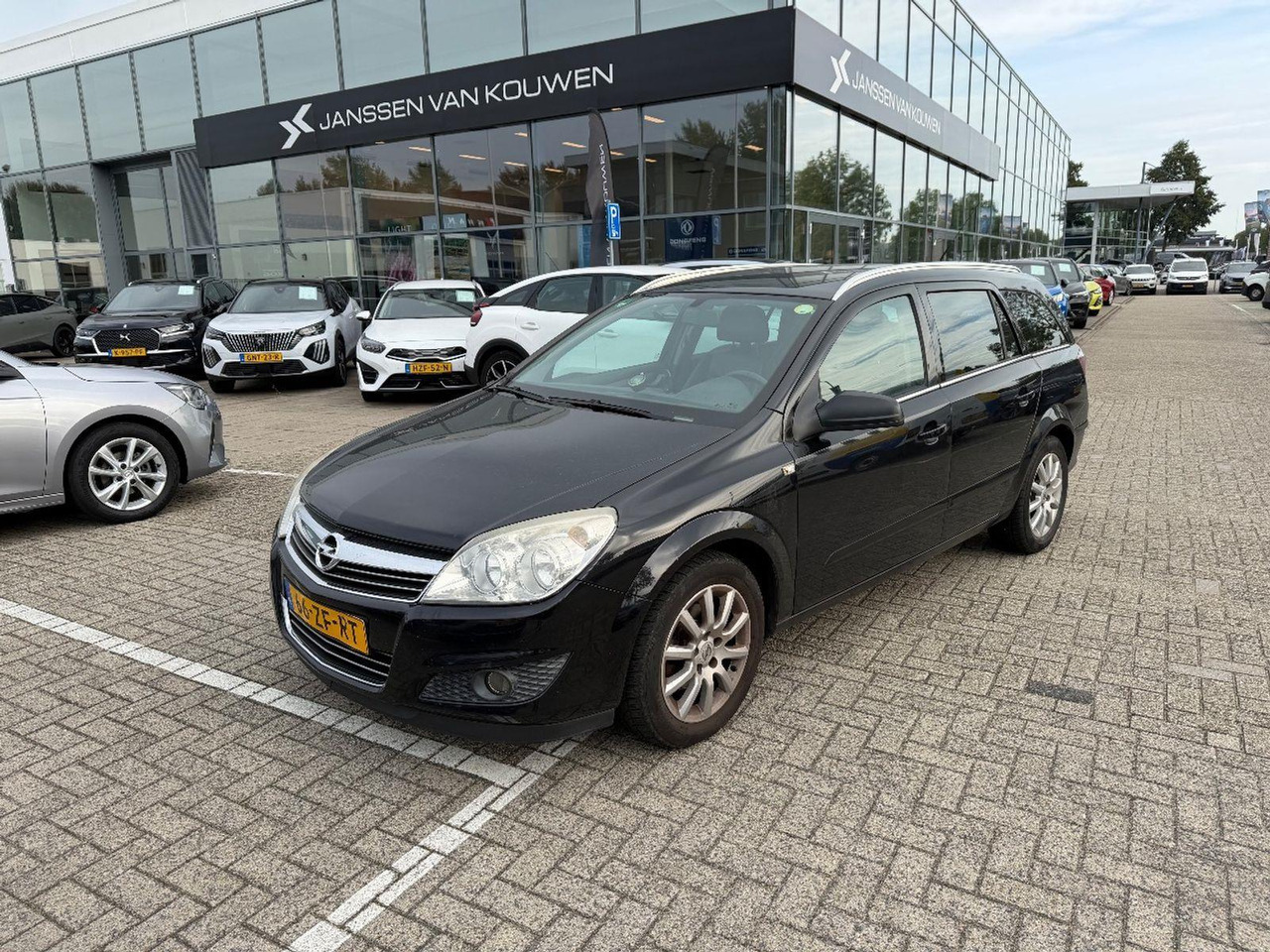 Opel Astra Wagon 1.6 Executive | 2008 | 202.165 km | 66ZFRT | NAP: Logisch - سيارة: صور 1 Opel Astra Wagon 1.6 Executive | 2008 | 202.165 km | 66ZFRT | NAP: Logisch - سيارة: صور 1