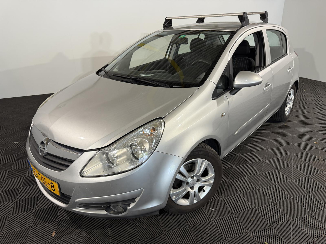 Opel | Corsa | 1.2-16V Cosmo Automaat | 2009 | 245.713 km | 45TJL8 | Geen oordeel - هاتشباك: صور 1 Opel | Corsa | 1.2-16V Cosmo Automaat | 2009 | 245.713 km | 45TJL8 | Geen oordeel - هاتشباك: صور 1
