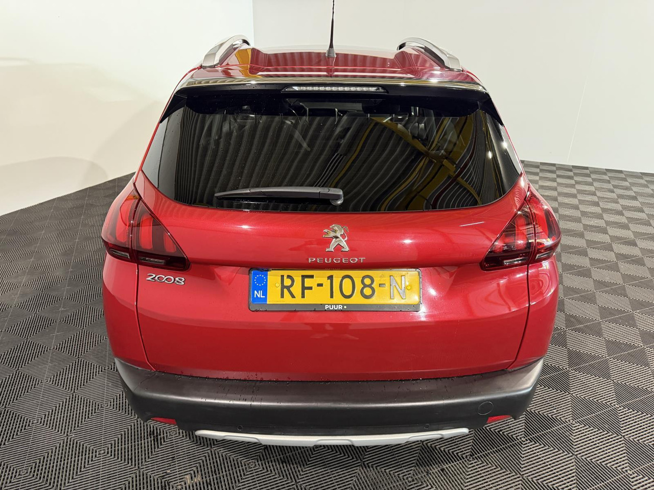 Peugeot 2008 1.2 PureTech Blue Lease Executive RF-108-N 141.645 km - سيارة: صور 2 Peugeot 2008 1.2 PureTech Blue Lease Executive RF-108-N 141.645 km - سيارة: صور 2