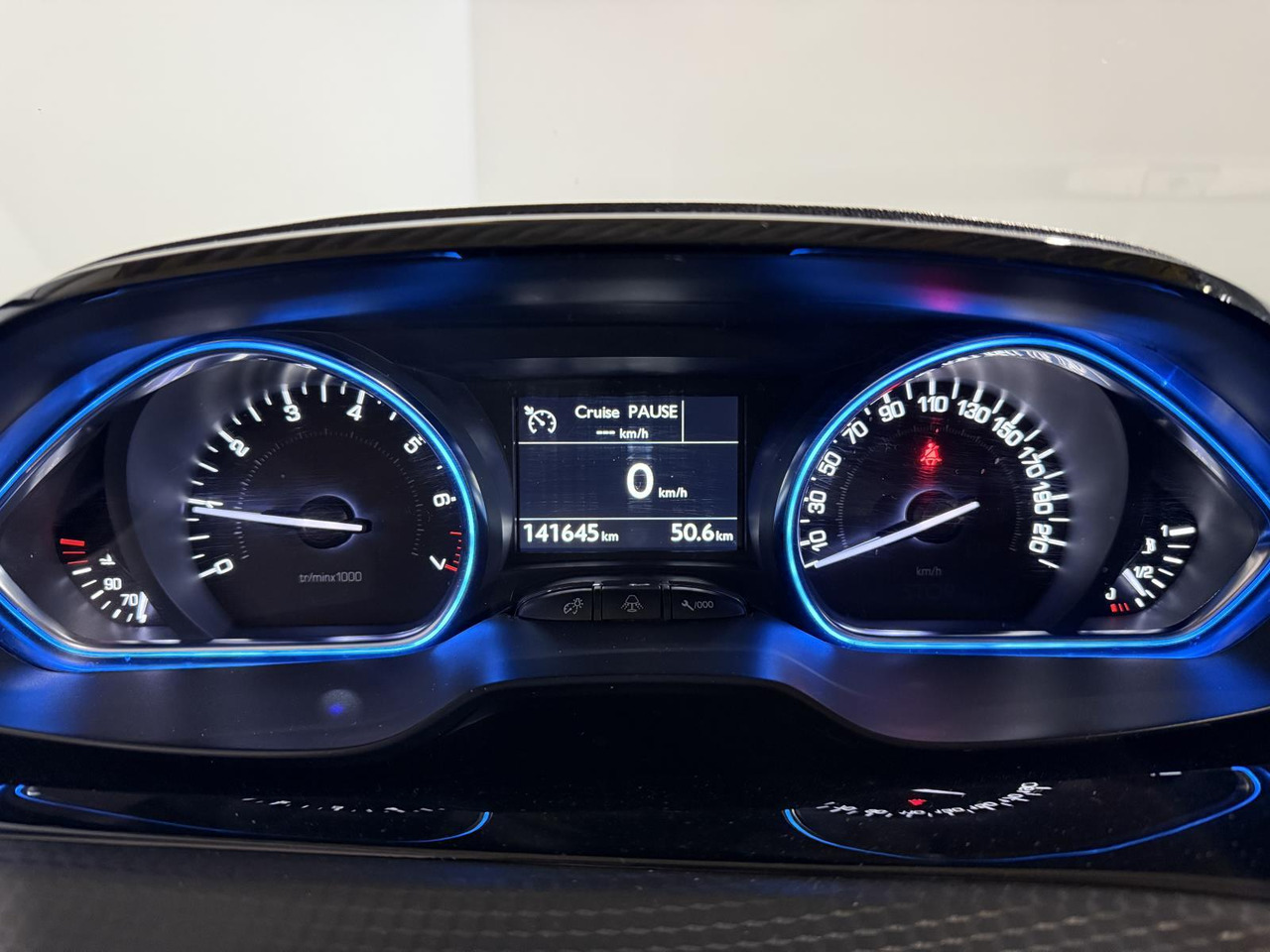 سيارة Peugeot 2008 1.2 PureTech Blue Lease Executive RF-108-N 141.645 km: صور 11