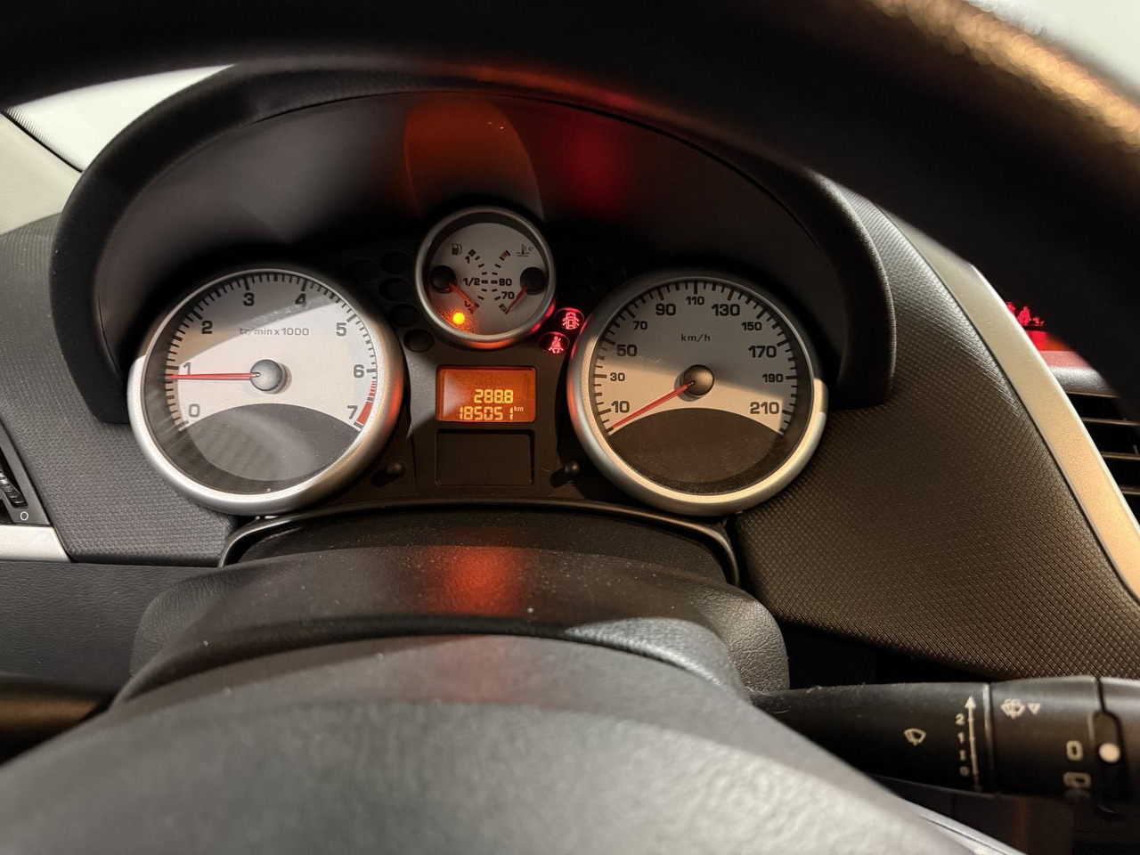 Peugeot | 207 | 1.4 VTi Cool 'n Blue | 2008 | 185.053 km | 58GBH2 | Logisch - هاتشباك: صور 4 Peugeot | 207 | 1.4 VTi Cool 'n Blue | 2008 | 185.053 km | 58GBH2 | Logisch - هاتشباك: صور 4