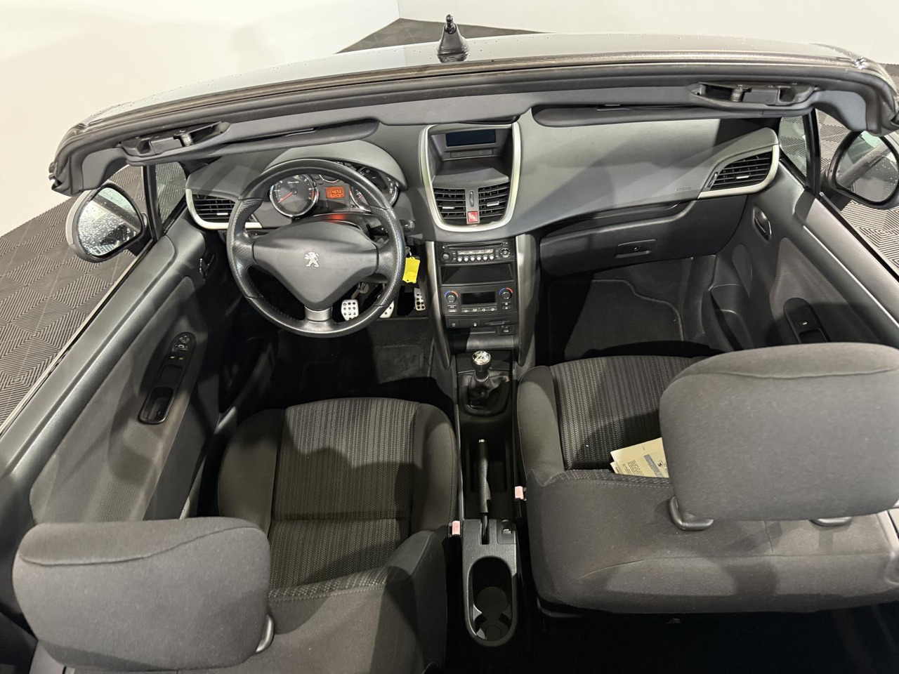 Peugeot 207 CC 1.6 VTI | 2012 | 168.808 km | H-824-FL - سيارة: صور 2 Peugeot 207 CC 1.6 VTI | 2012 | 168.808 km | H-824-FL - سيارة: صور 2