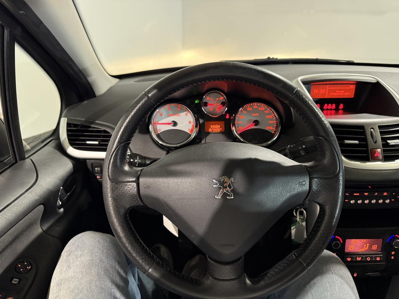 Peugeot | 207 SW | 1.6 VTi XS | 2010 | 167.306 km | 29NGZ3 | Logisch - سيارة: صور 2 Peugeot | 207 SW | 1.6 VTi XS | 2010 | 167.306 km | 29NGZ3 | Logisch - سيارة: صور 2