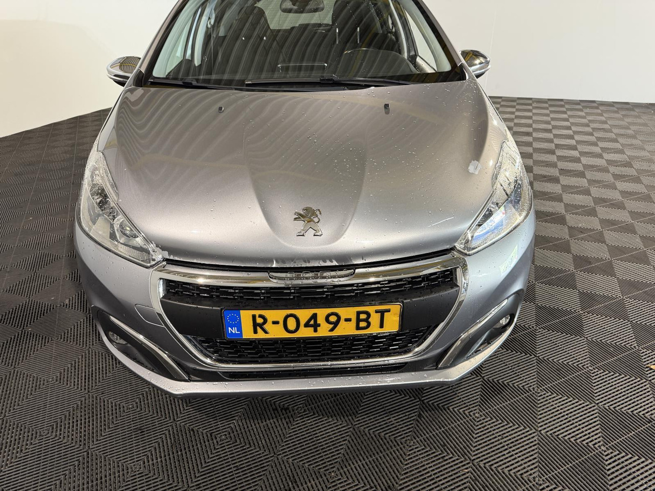 Peugeot | 208 | 1.5 BlueHDi Blue Lease Allure | 2019 | 183.354 km | R049BT | Geen oordeel - هاتشباك: صور 2 Peugeot | 208 | 1.5 BlueHDi Blue Lease Allure | 2019 | 183.354 km | R049BT | Geen oordeel - هاتشباك: صور 2