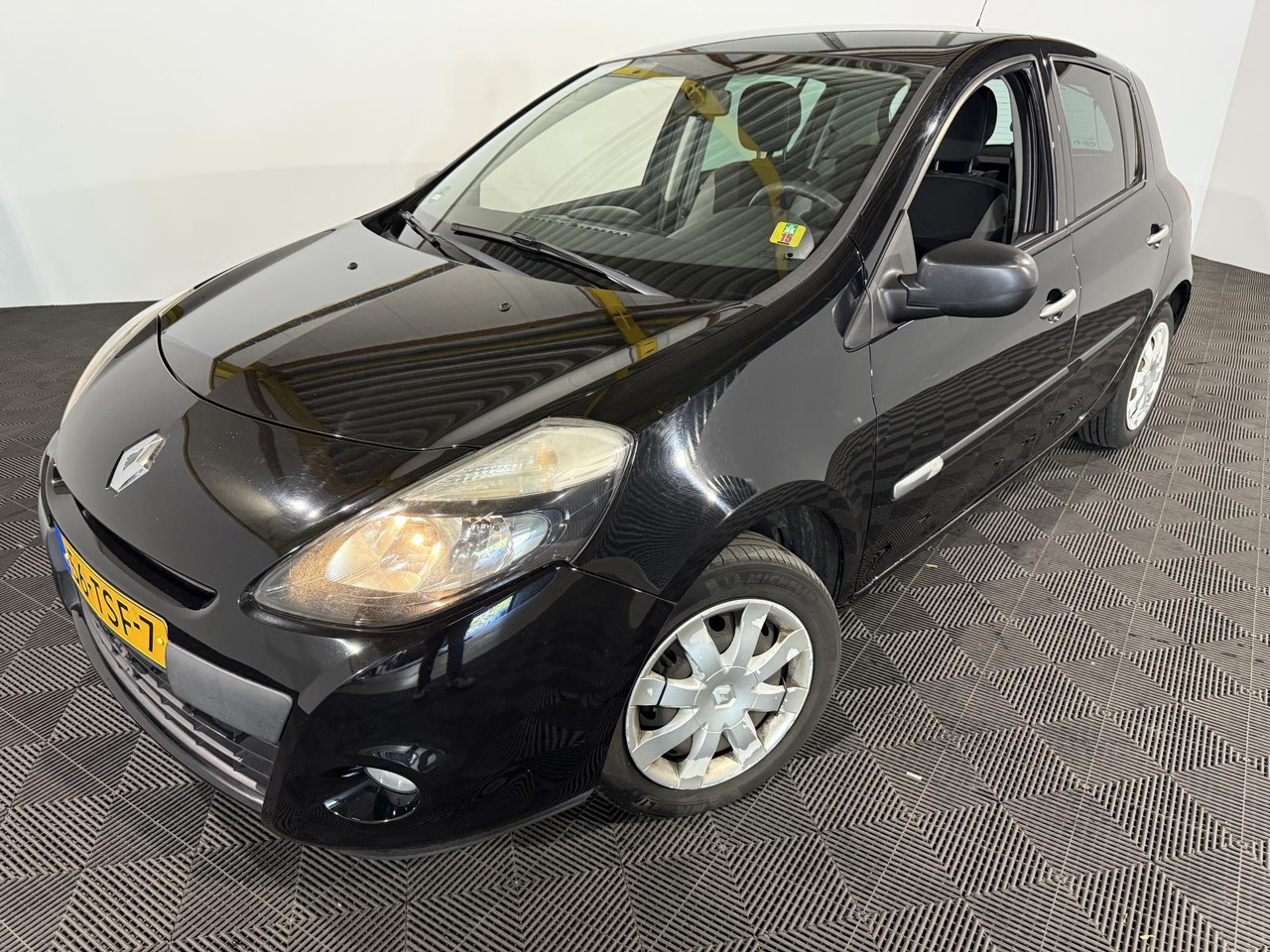 Renault | Clio | 1.2 Authentique | 2012 | 216.427 km | 56TSF7 | Logisch - هاتشباك: صور 1 Renault | Clio | 1.2 Authentique | 2012 | 216.427 km | 56TSF7 | Logisch - هاتشباك: صور 1