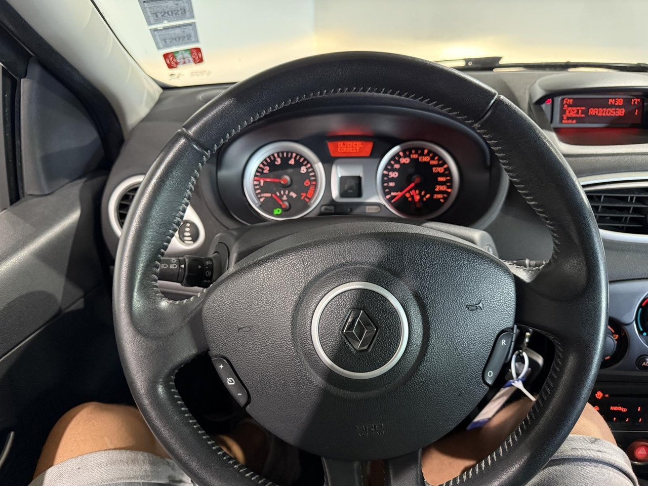 Renault Clio 1.2 TCe Collection | 2012 | 179.266 km | 15-ZDF-9 - أخرى: صور 4 Renault Clio 1.2 TCe Collection | 2012 | 179.266 km | 15-ZDF-9 - أخرى: صور 4