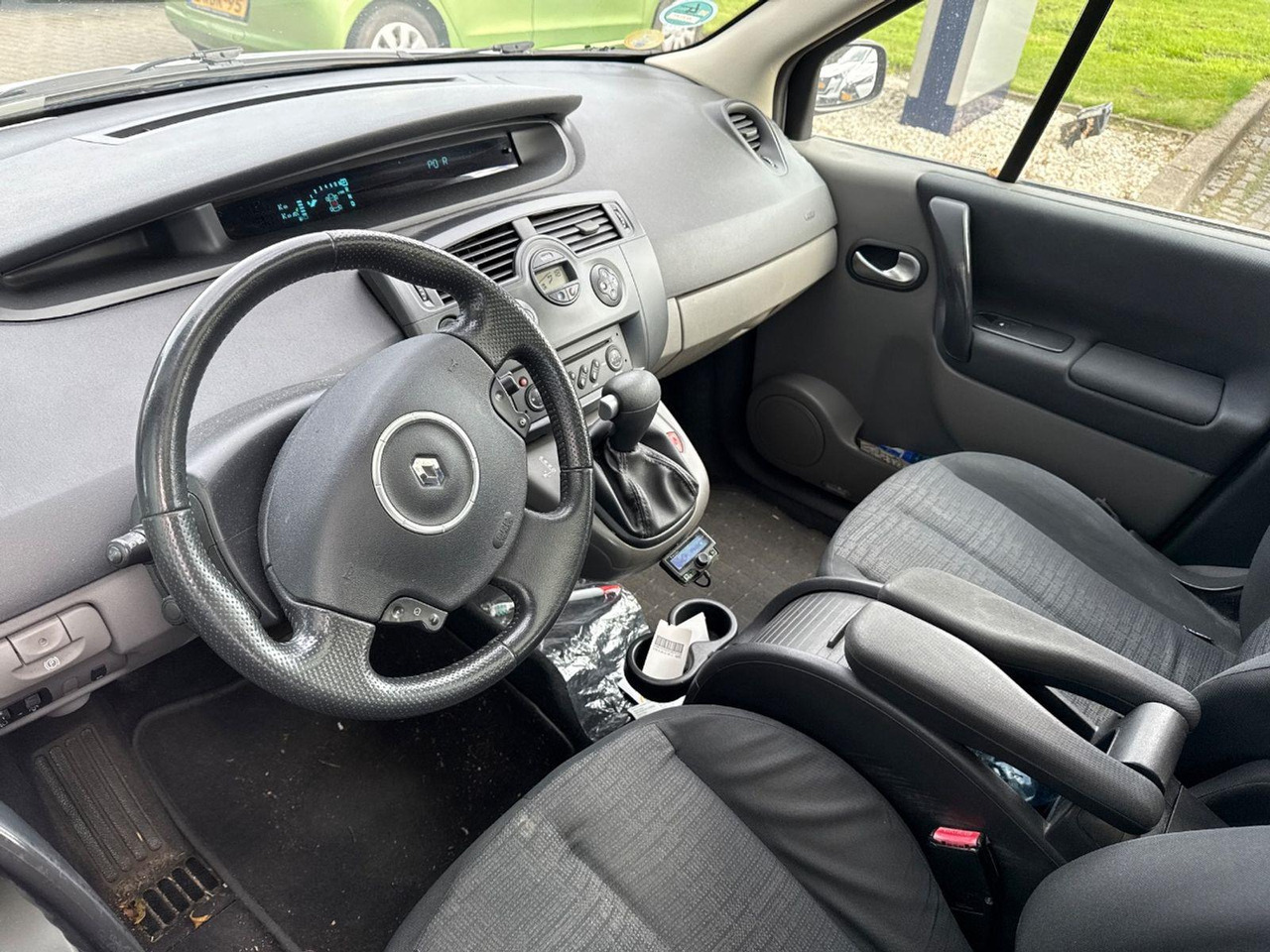 Renault Grand Scénic 2.0 - 16V Business Line 7p. | 2007 | 209.583 km | Automaat | 42TTTT | NAP: Logisch - سيارة: صور 5 Renault Grand Scénic 2.0 - 16V Business Line 7p. | 2007 | 209.583 km | Automaat | 42TTTT | NAP: Logisch - سيارة: صور 5