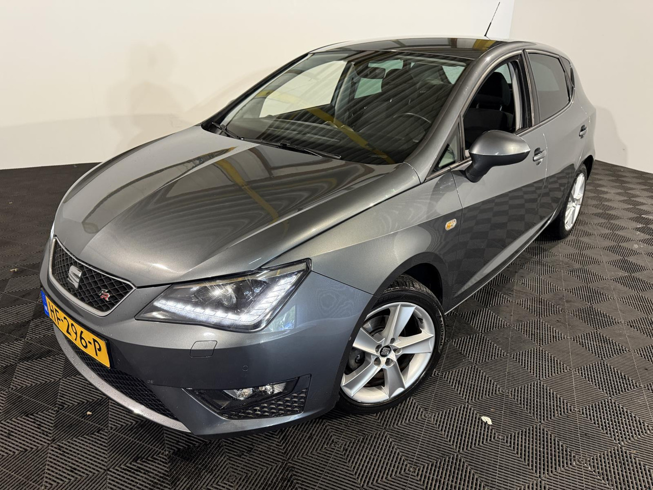 SEAT | Ibiza | 1.0 EcoTSI FR Connect | 2015 | 138.360 km | HF296P | Logisch - هاتشباك: صور 1 SEAT | Ibiza | 1.0 EcoTSI FR Connect | 2015 | 138.360 km | HF296P | Logisch - هاتشباك: صور 1