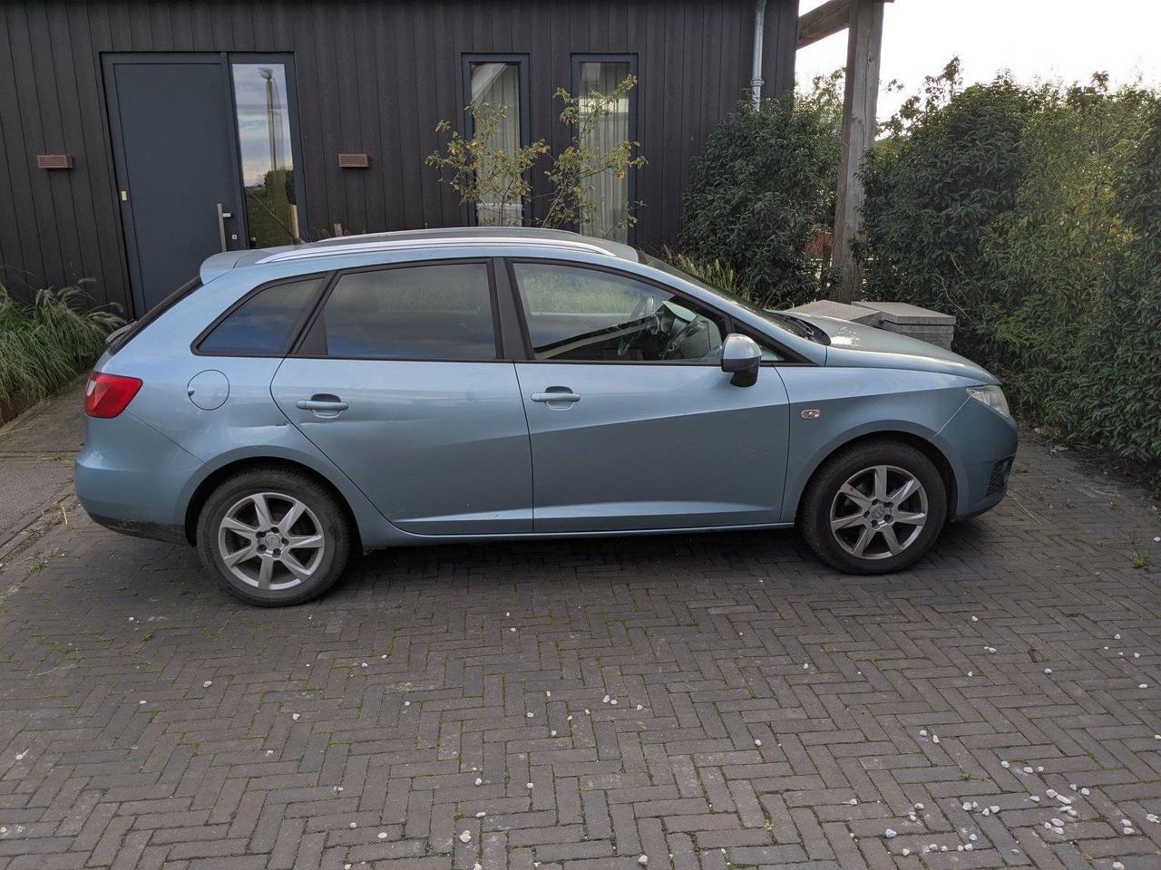 SEAT | Ibiza ST | 1.2 TDI Style Ecomotive | 2011 | 187.816 km | 04PPB6 | Logisch - سيارة: صور 4 SEAT | Ibiza ST | 1.2 TDI Style Ecomotive | 2011 | 187.816 km | 04PPB6 | Logisch - سيارة: صور 4