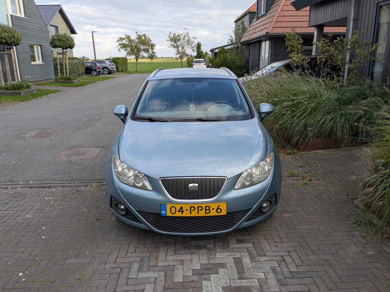 SEAT | Ibiza ST | 1.2 TDI Style Ecomotive | 2011 | 187.816 km | 04PPB6 | Logisch - سيارة: صور 2 SEAT | Ibiza ST | 1.2 TDI Style Ecomotive | 2011 | 187.816 km | 04PPB6 | Logisch - سيارة: صور 2