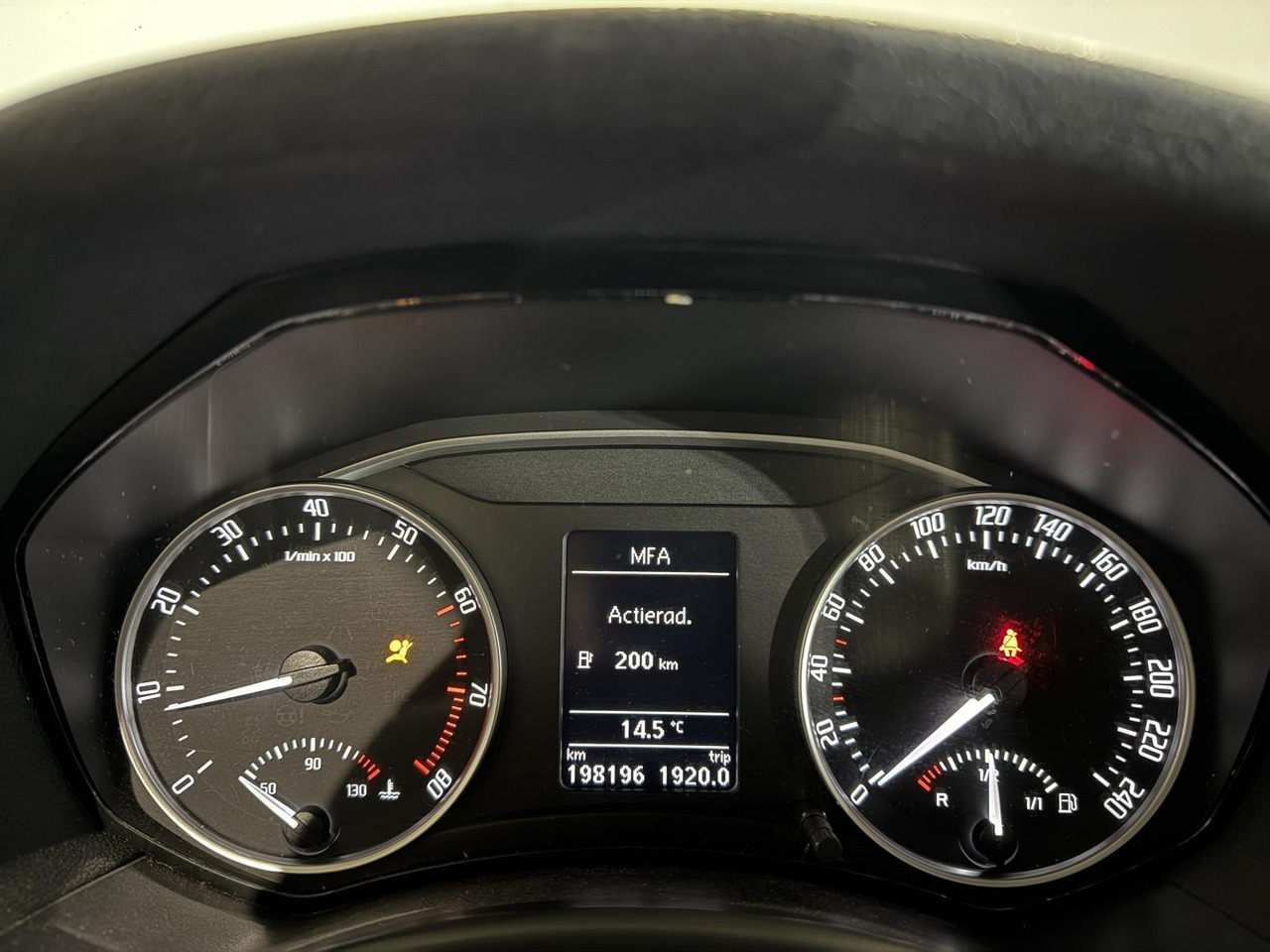 Skoda | Octavia Combi | 1.4 TSI Greentech Ambition Business Line | 2012 | 198.196 km | 01TGL8 | Logisch - سيارة: صور 2 Skoda | Octavia Combi | 1.4 TSI Greentech Ambition Business Line | 2012 | 198.196 km | 01TGL8 | Logisch - سيارة: صور 2